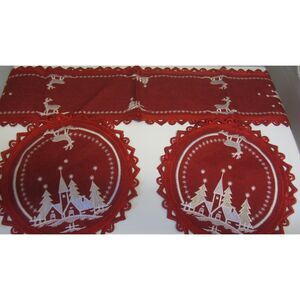 NWT SET 3 CHRISTMAS RED  EMBROIDERED LINEN DECOR PIECES 2 ROUND /1 OBLONG